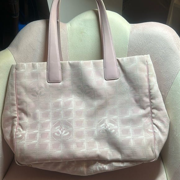 Chanel Tote Bag. - Picture 1 of 7